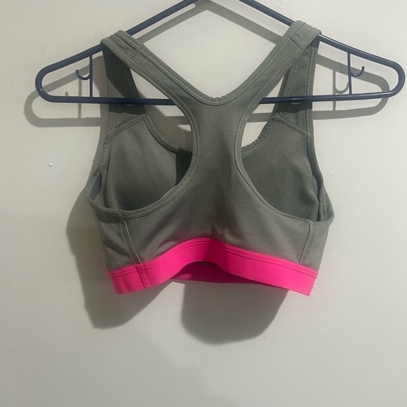 Nike dri-fit sports bra - Picture 2 of 4